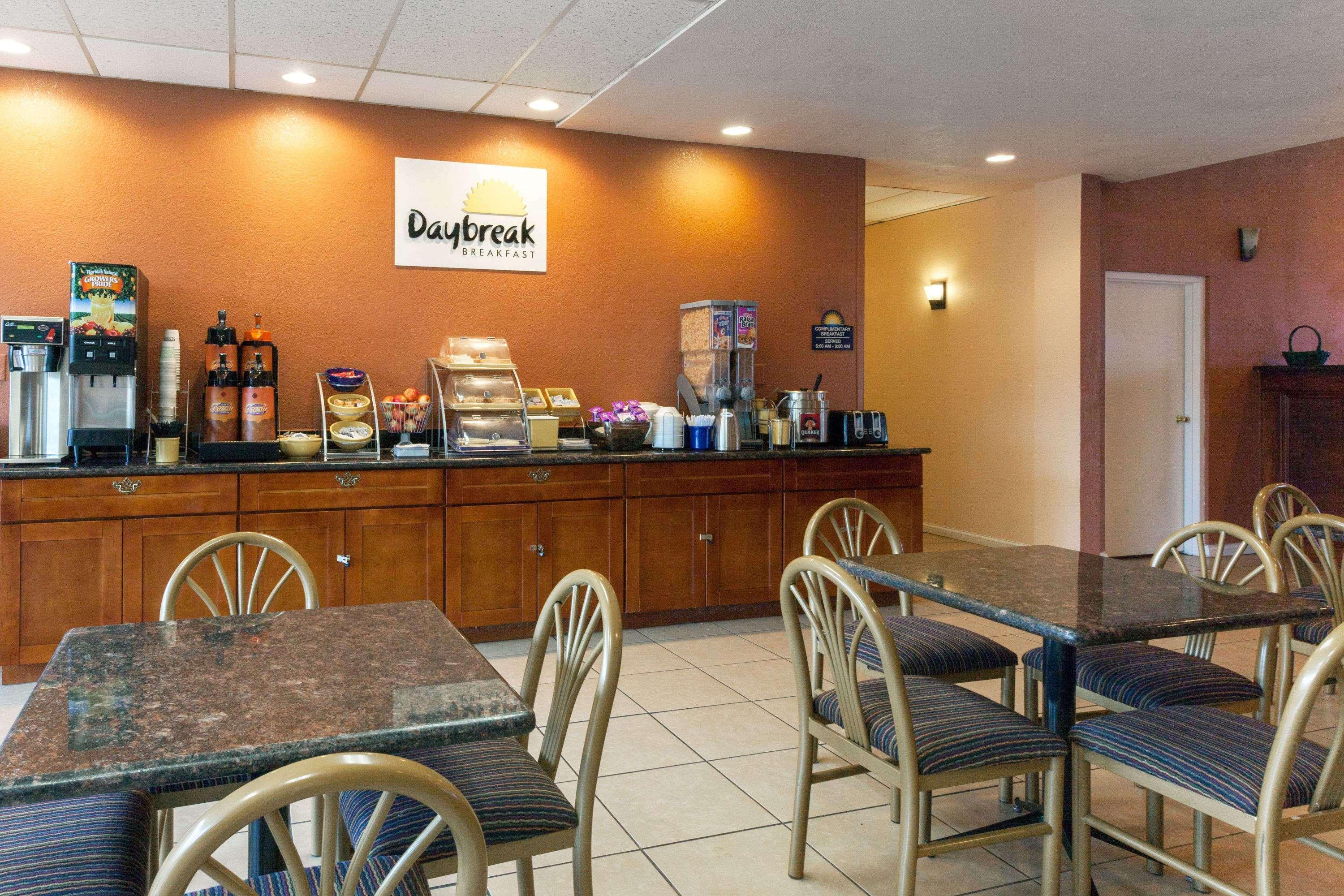 Days Inn By Wyndham Oklahoma City Fairground Екстер'єр фото